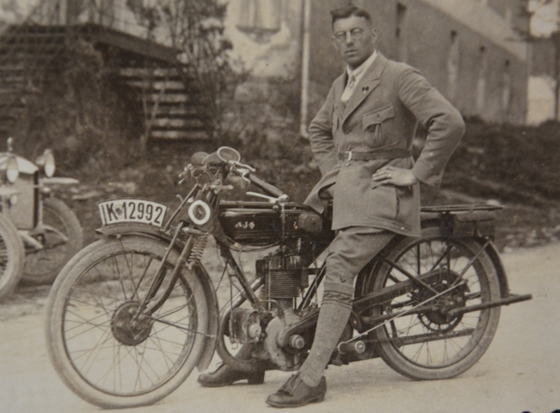 AJS Rennfahrer Herbert Ernst Vintage AJS